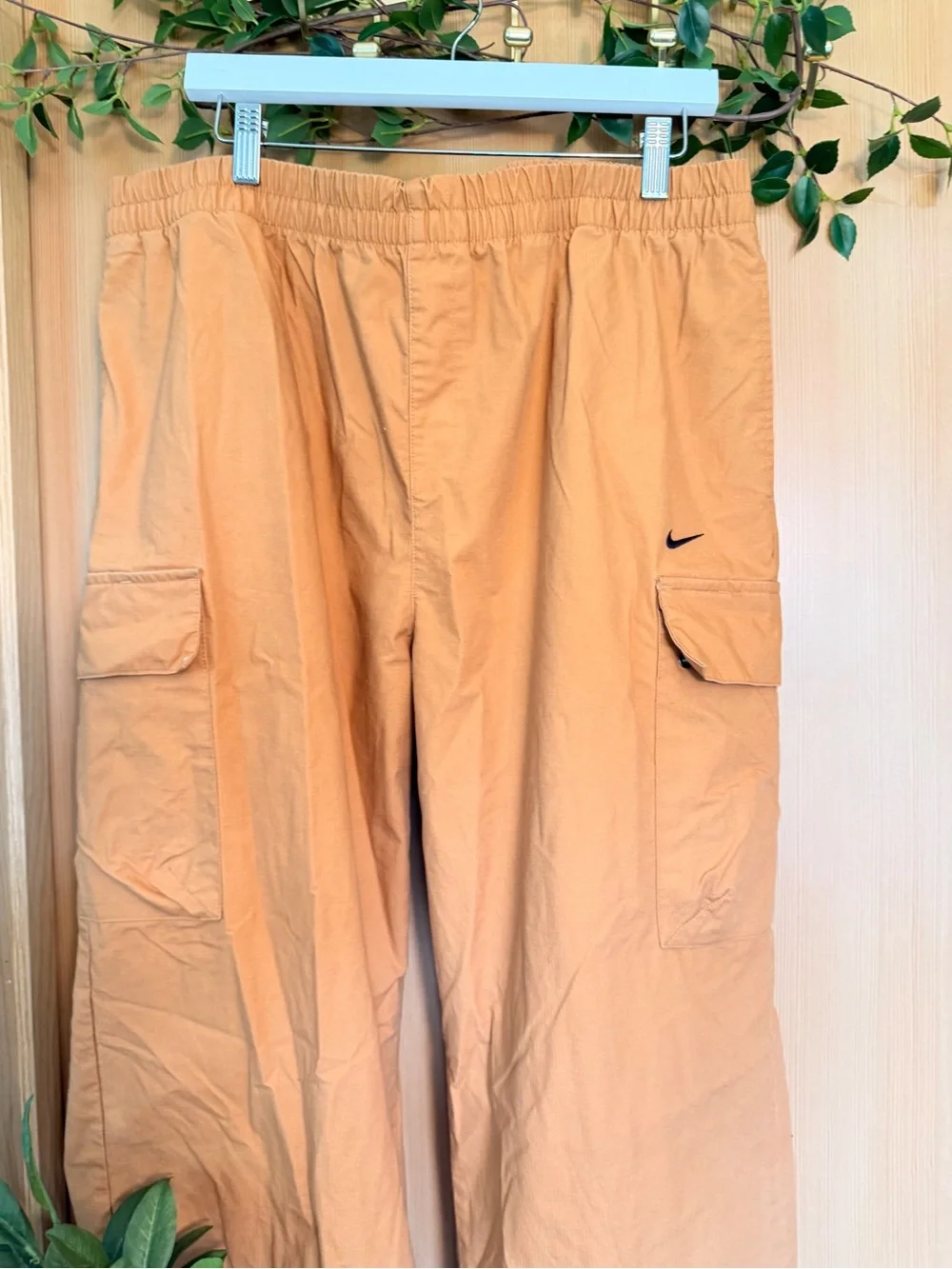 Nike Cargo Pants Large Tan Khaki Utility Cargo Pocket Straight Leg Pants - Picture 4 of 4